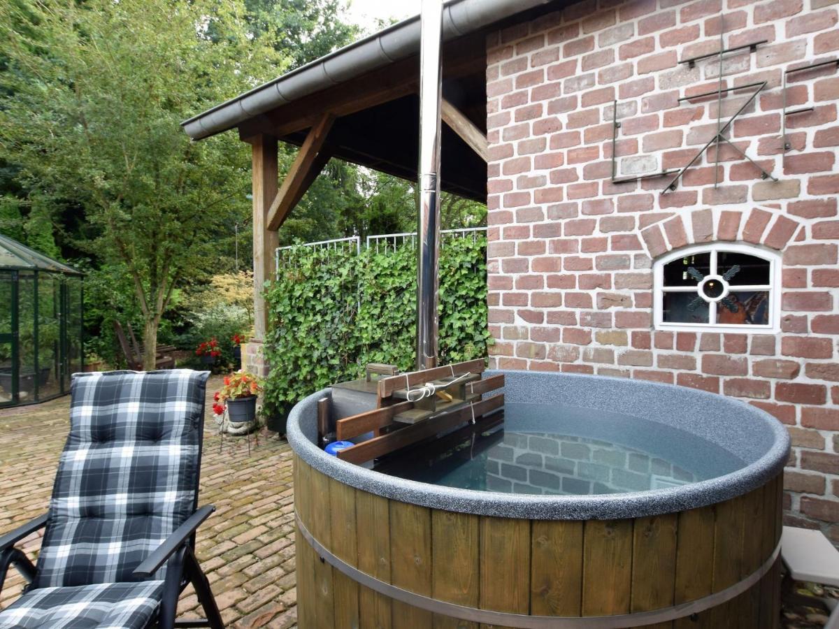 Cozy Holiday Home With A Hot Tub Musselkanaal Bagian luar foto